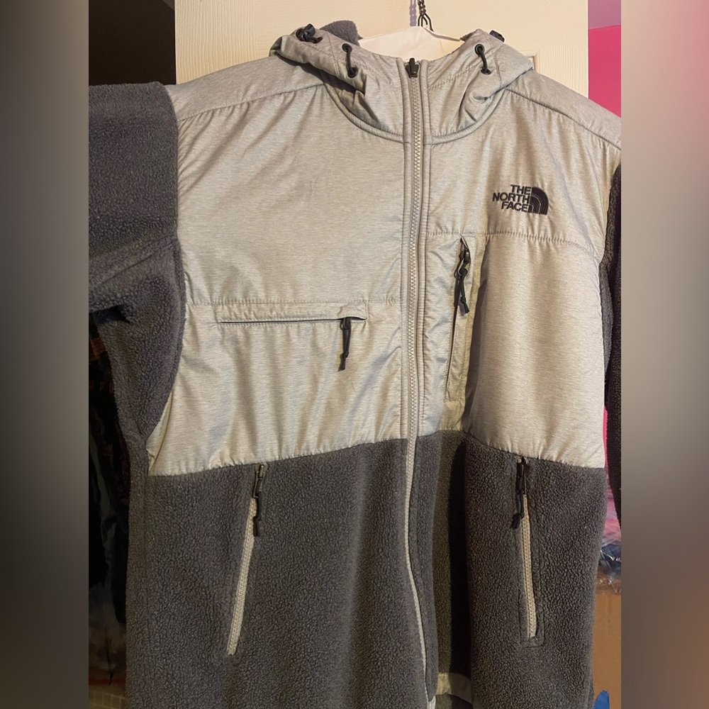 Men’s hooded The North Face fleece jacket